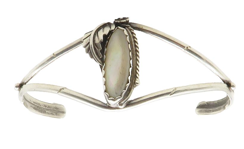 NAVAJO 925 Sterling Silver Vintage Mother Of Pearl Floral Cuff Bracelet  BT4853