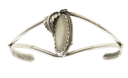 NAVAJO 925 Sterling Silver Vintage Mother Of Pearl Floral Cuff Bracelet  BT4853