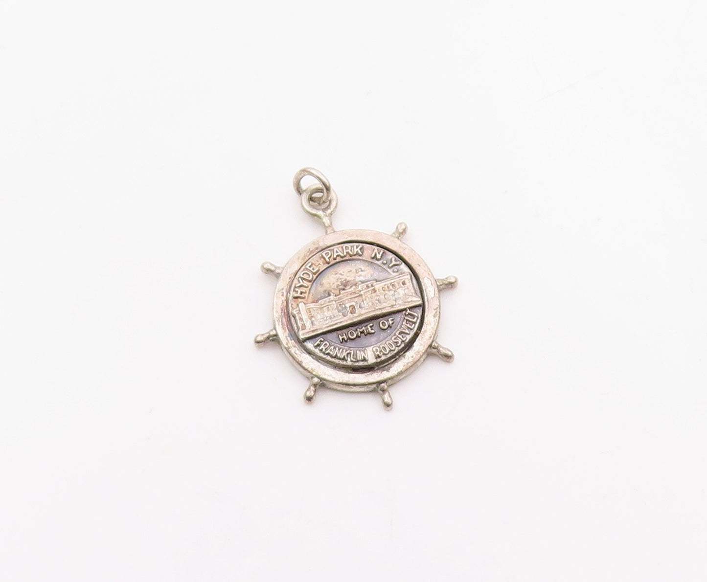 925 Sterling Silver  Vintage Antique Hyde Park NY Ship Wheel Pendant  PT17666