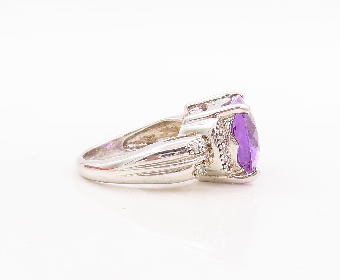 925 Sterling Silver Vintage Ring Oval Cut Amethyst Diamonds Inlay  Sz 7  RG29405
