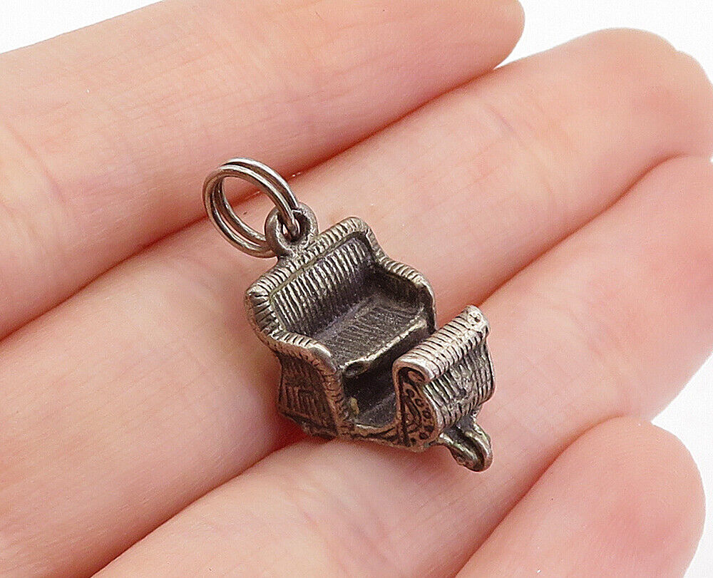 925 Sterling Silver  Vintage Petite Dark Tone Carriage Motif Pendant  PT2870