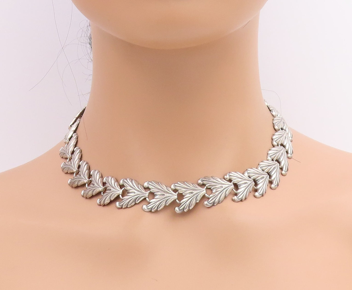 925 Sterling Silver Vintage Necklace DANECRAFT Etched Leaf Motif Collar  NE4761