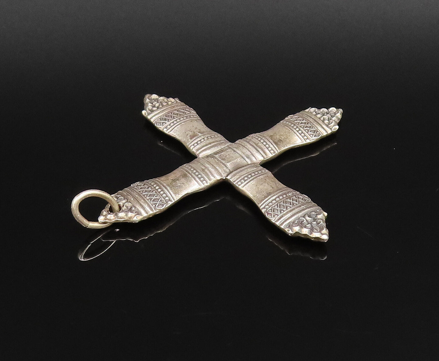 TOWLE 925 Silver  Vintage Dotted & Diamond Shape Pattern Cross Pendant PT21774
