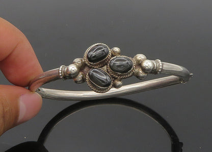925 Sterling Silver  Vintage Cabochon Cut Black Onyx Bangle Bracelet  BT8386