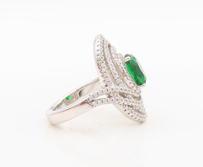 925 Sterling Silver Vintage Ring Oval Cut Green Halo White CZ   Sz 7.5  RG30436