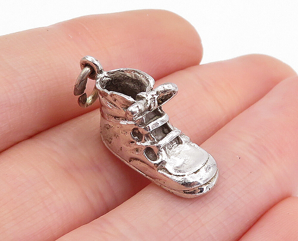 925 Sterling Silver  Vintage Petite Shiny Sculpted Shoe Motif Pendant  PT3508