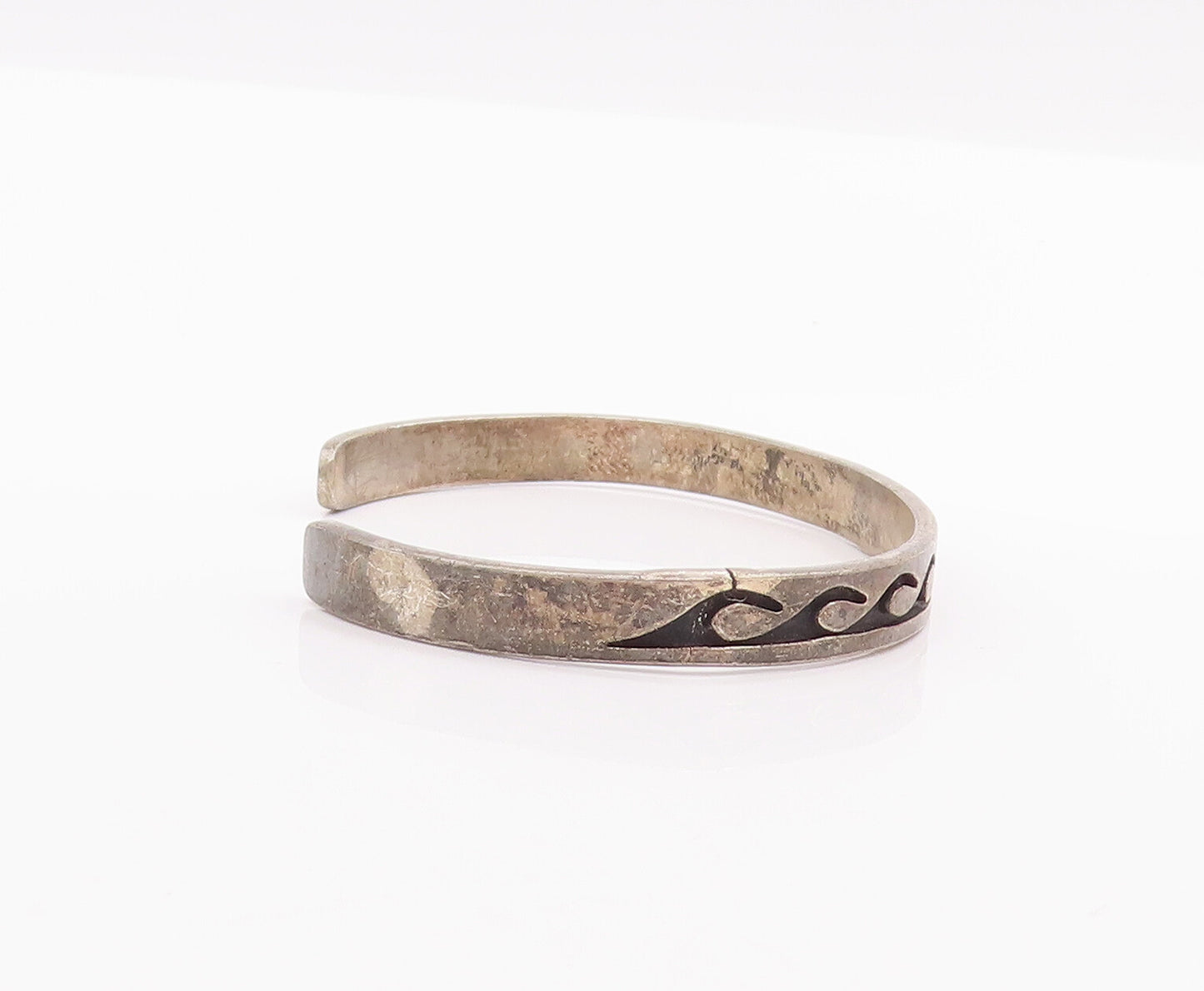 925 Sterling Silver Vintage Bracelet NAVAJO Swirly Waves Carved Cuff  BT10472