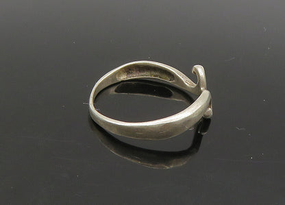 925 Sterling Silver  Vintage Shiny Smooth Swirl Band Ring Sz 7  RG21837