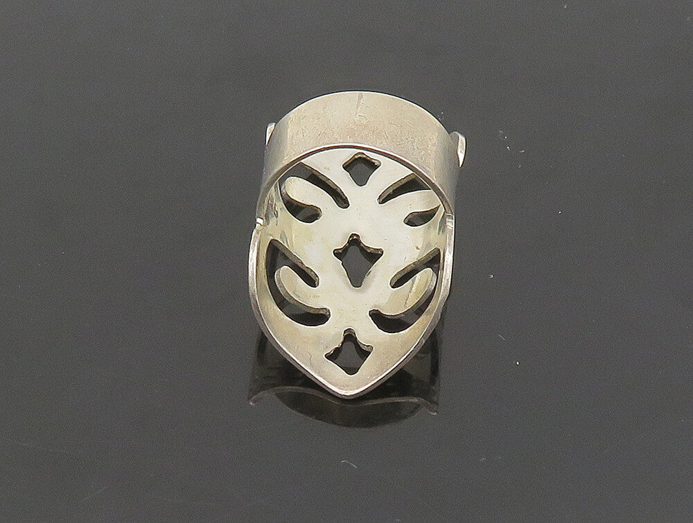 925 Sterling Silver  Vintage Shiny Diamond Cut Detail Band Ring Sz 8   RG23680