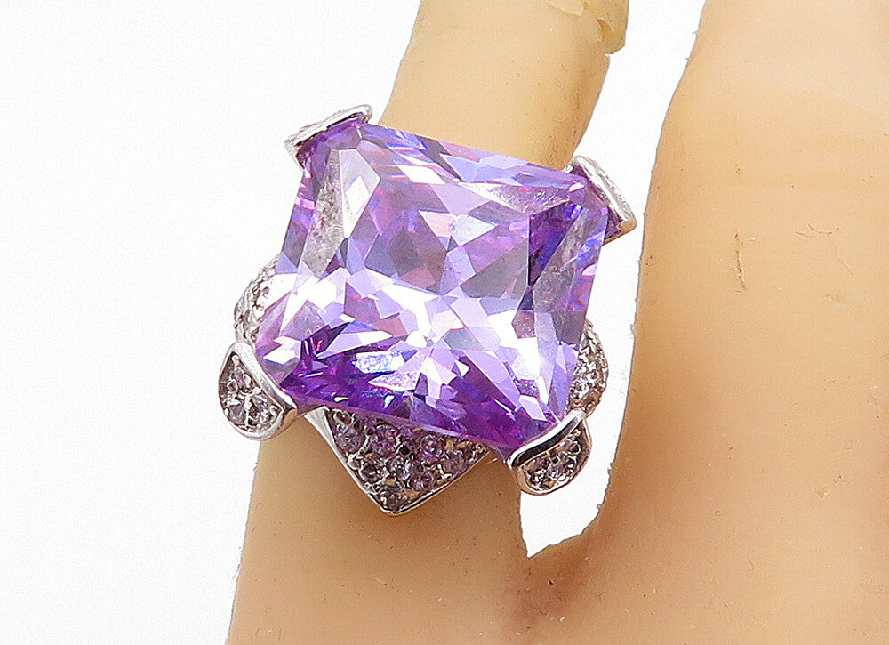 925 Sterling Silver  Sparkling Purple Cubic Zirconia Cocktail Ring Sz 7 RG7286