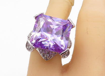 925 Sterling Silver  Sparkling Purple Cubic Zirconia Cocktail Ring Sz 7 RG7286