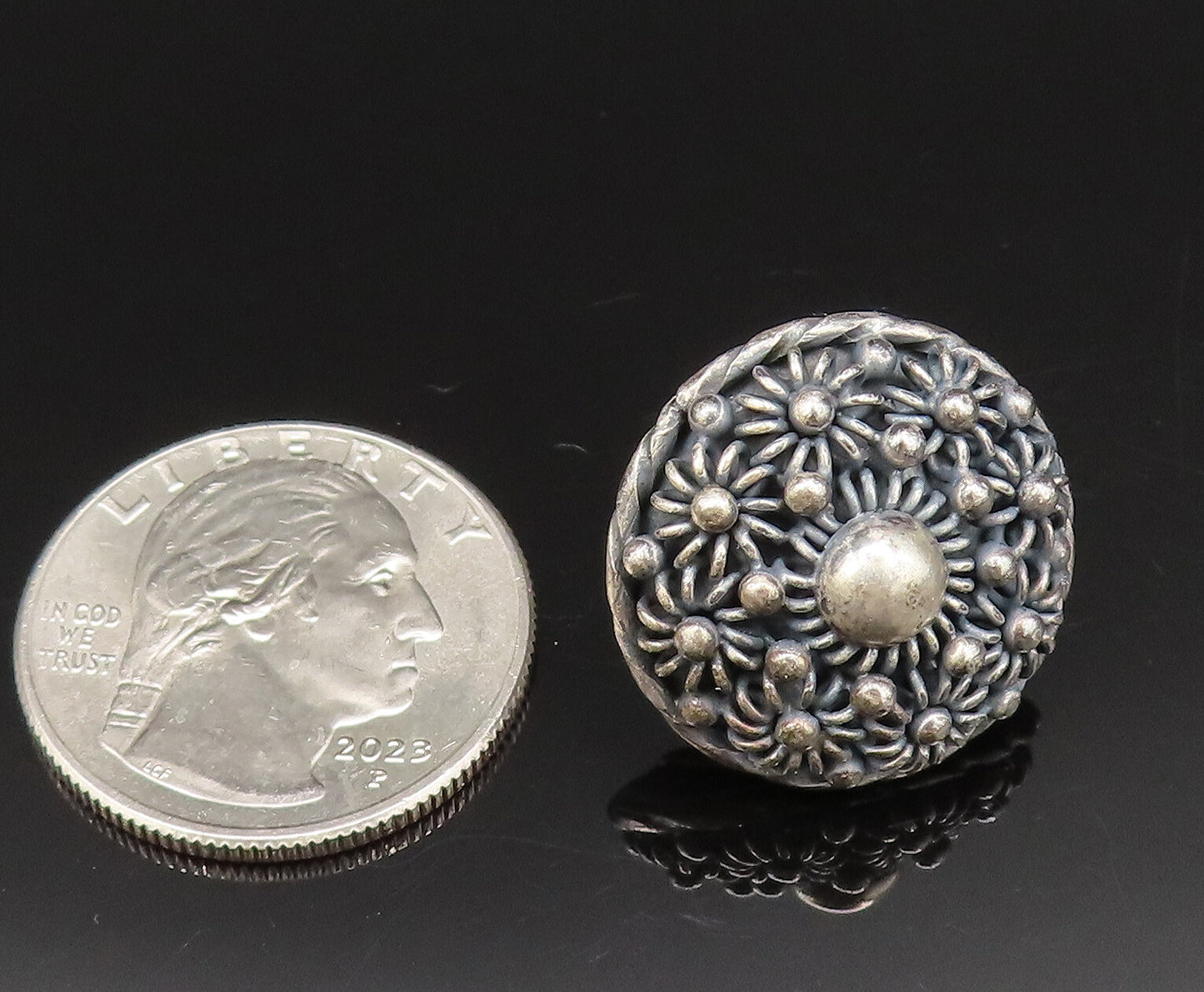925 Sterling Silver  Vintage Round Multi Flower Screw Back Earrings  EG11842