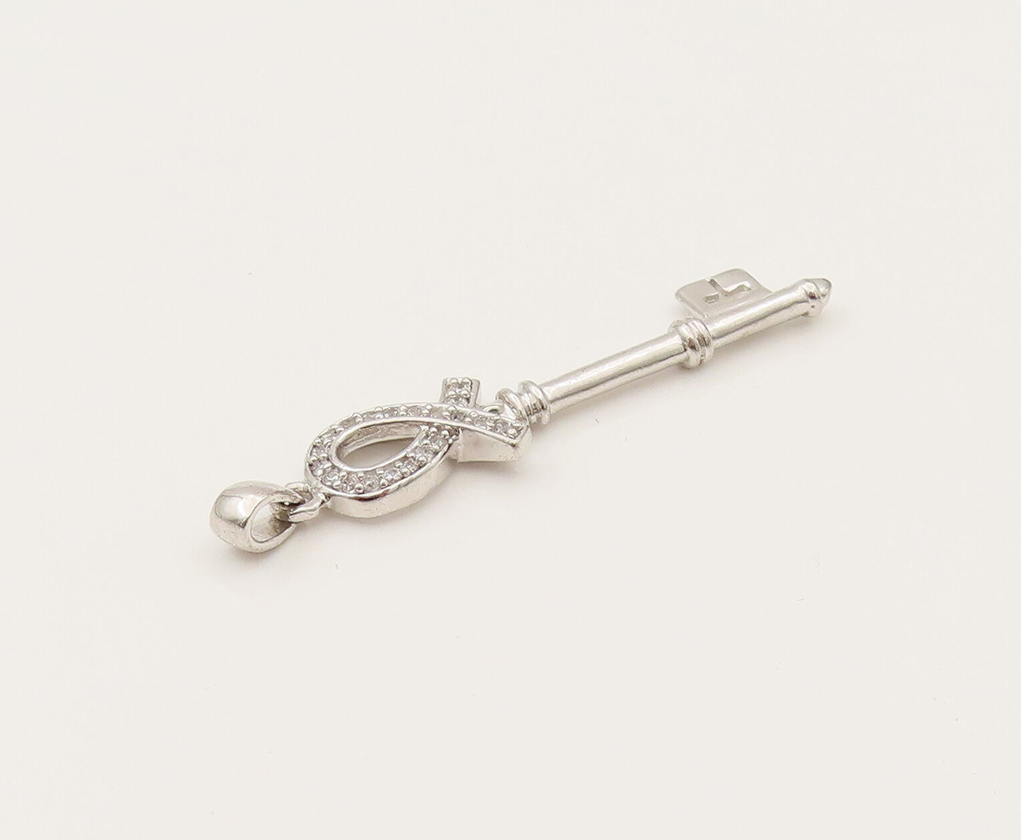 925 Silver  Vintage Sparkly Topaz Infinity Knot Missing Key Pendant  PT21956