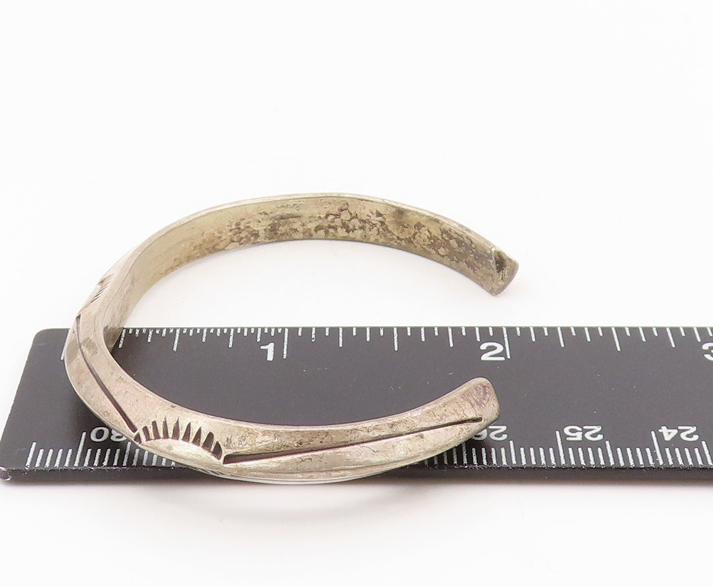 925 Sterling Silver Vintage Bracelet NAVAJO Engraved Knife Edge Cuff  BT11587