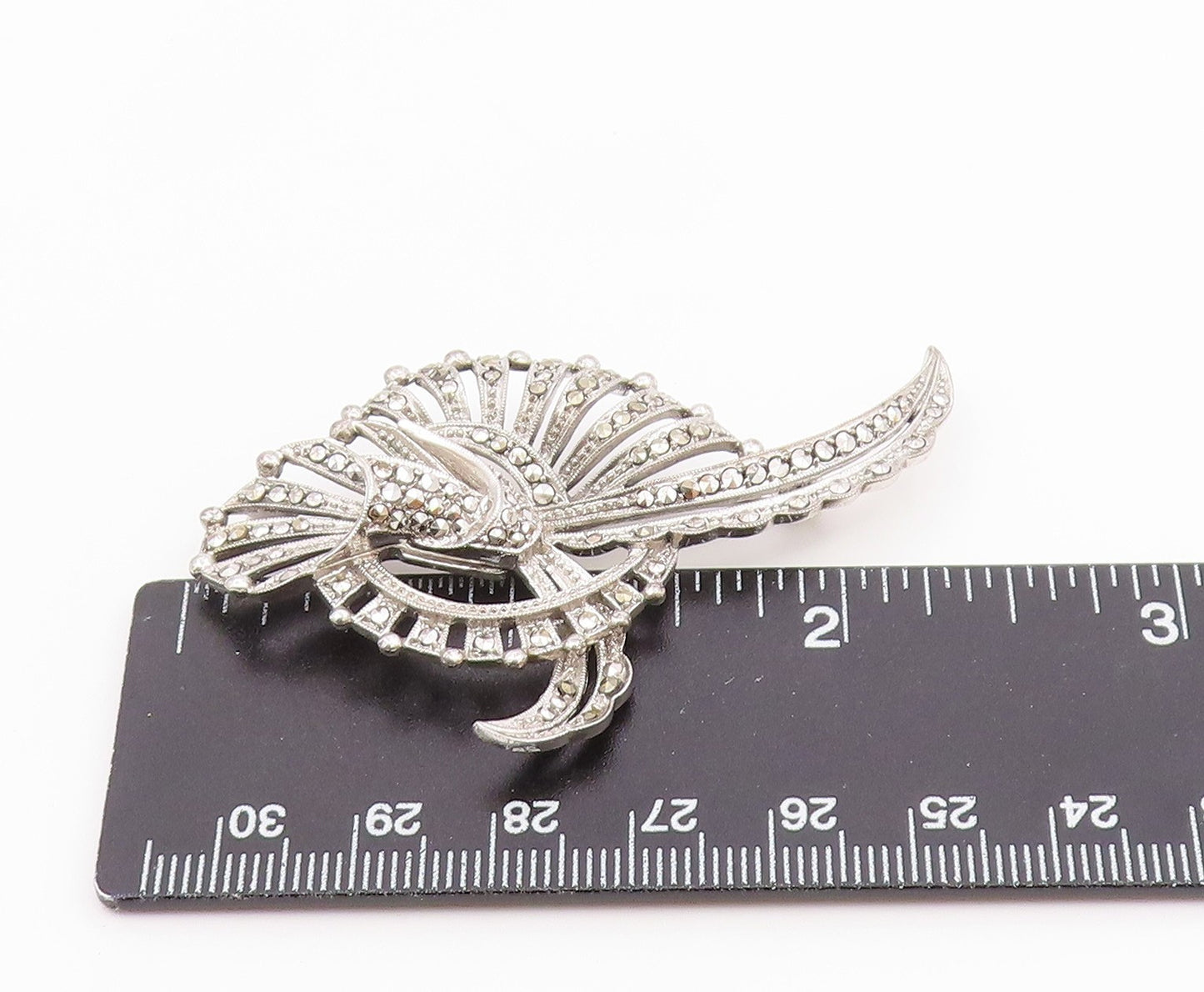 925 Sterling Silver  Vintage Sparkling Swirl Design Brooch Pin  BP5320