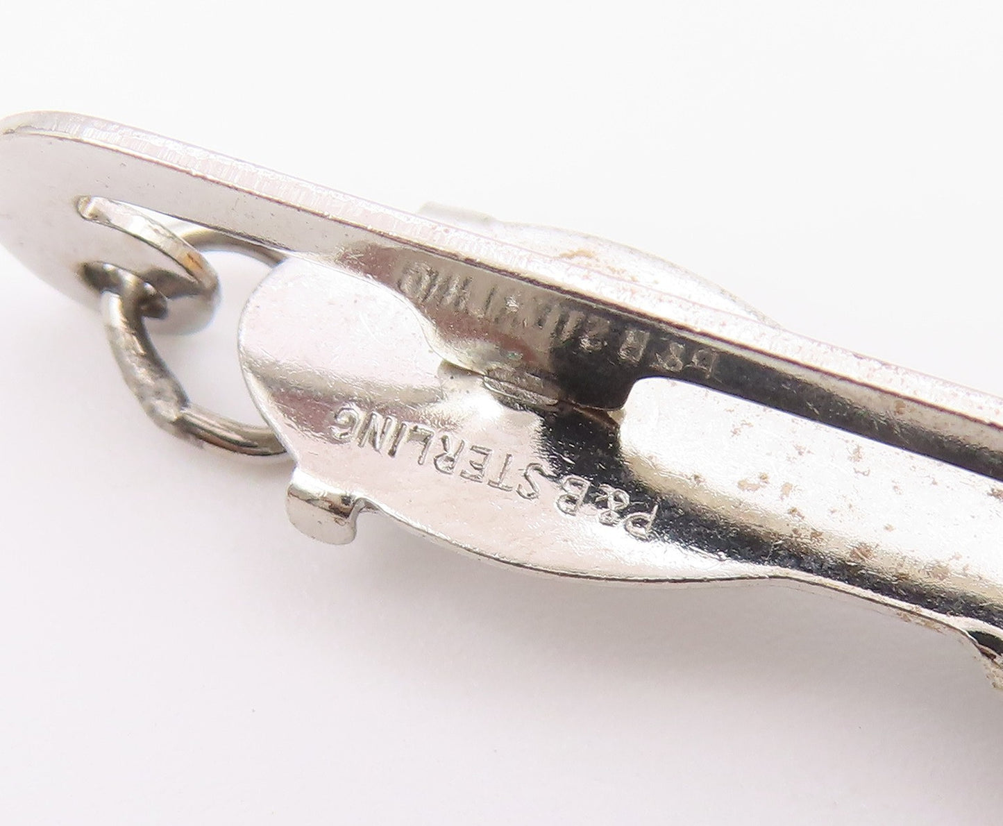 925 Sterling Silver  Vintage Sculpted Skiing Snowboard Pendant  PT20684
