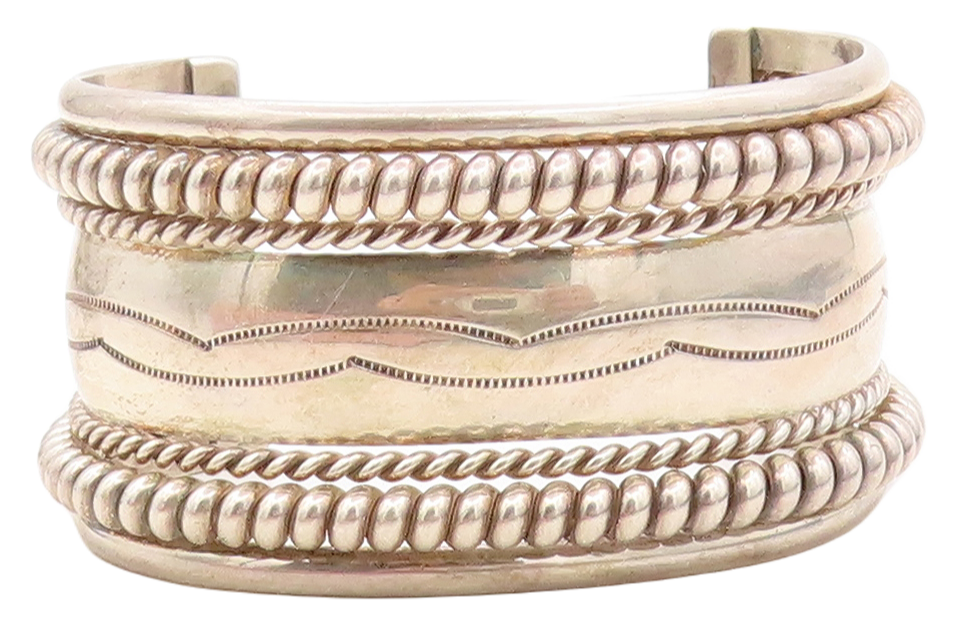 TAHE NAVAJO 925 Sterling Silver Vintage Etched Detail Twist Cuff Bracelet BT2666
