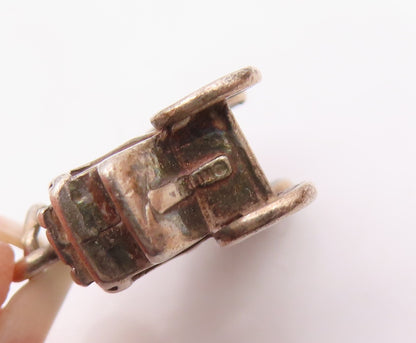 925 Sterling Silver  Vintage Shiny Old Fashioned Carriage Pendant  PT18231