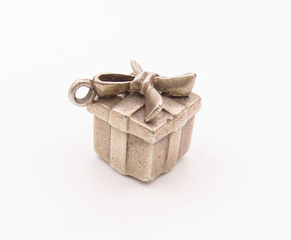 925 Sterling Silver  Vintage Sculpted Wrapped Gift Box Pendant  PT20206