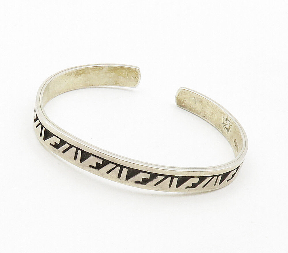 NAVAJO 925 Silver  Vintage Oxidized Pattern Petite Cuff Bracelet  BT6297