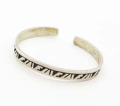 NAVAJO 925 Silver  Vintage Oxidized Pattern Petite Cuff Bracelet  BT6297