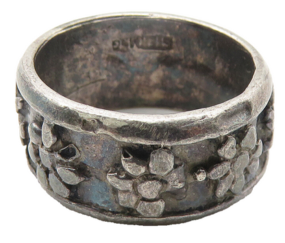 925 Sterling Silver   Vintage Dark Tone Flower Pattern Band Ring Sz 6  RG11639
