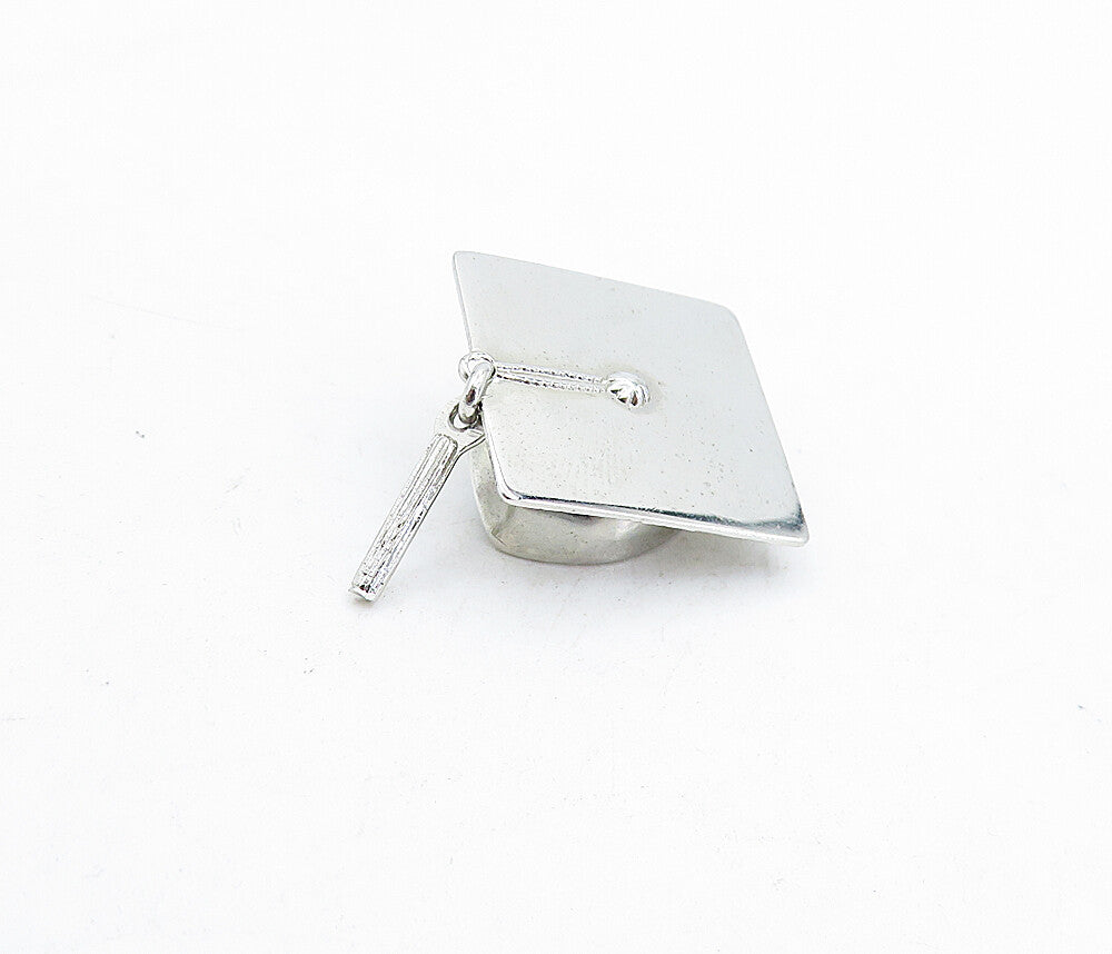 BEAU 925 Sterling Silver  Vintage Shiny Graduation Cap Motif Pendant  PT4022
