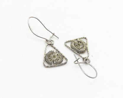 925 Sterling Silver  Vintage Wire Twist Swirl Design Dangle Earrings  EG5979