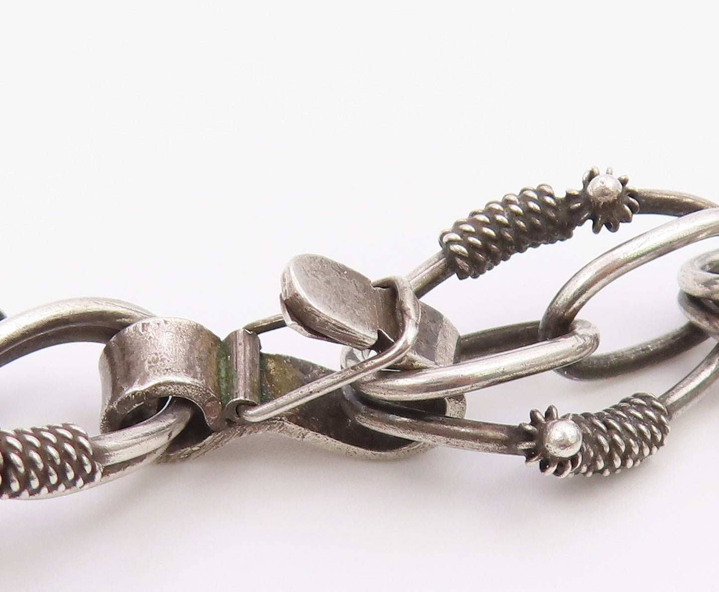 925 Silver Vintage Interlocking Rope Wrapped Twisted Circle Bracelet BT9545