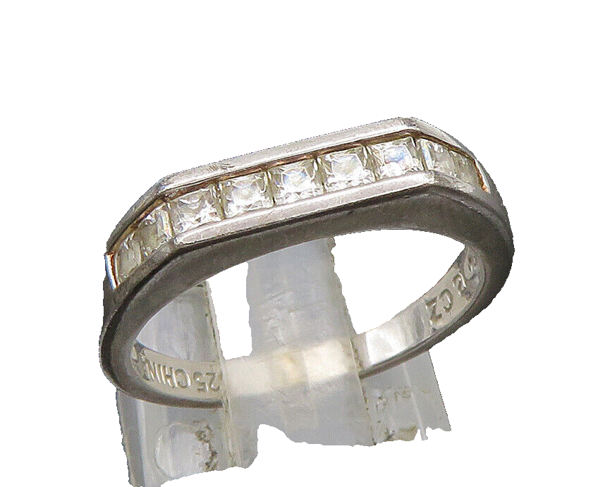 925 Sterling Silver  Vintage Minimalist Sparkly Topaz Band Ring Sz 6  RG24429
