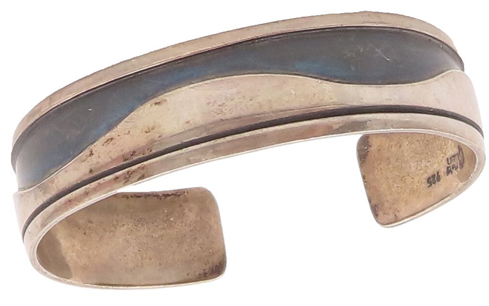 925 Sterling Silver Vintage Bracelet NAVAJO Wave Effect Carved Cuff  BT10444