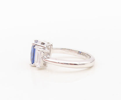 925 Sterling Silver Vintage Ring Rectangle Sapphire CZ Side Stones  Sz 7 RG30352