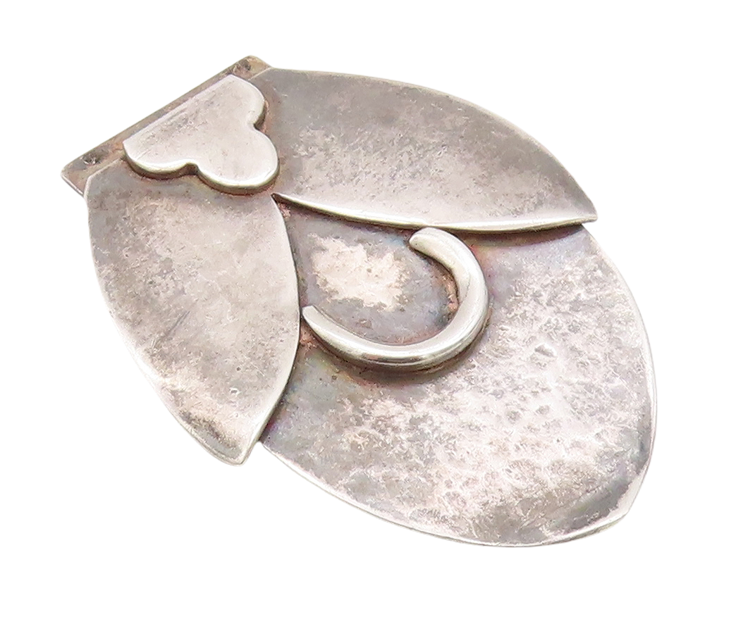 925 Sterling Silver Vintage Brooch Pin NAVAJO Solid Carved Design  BP11208