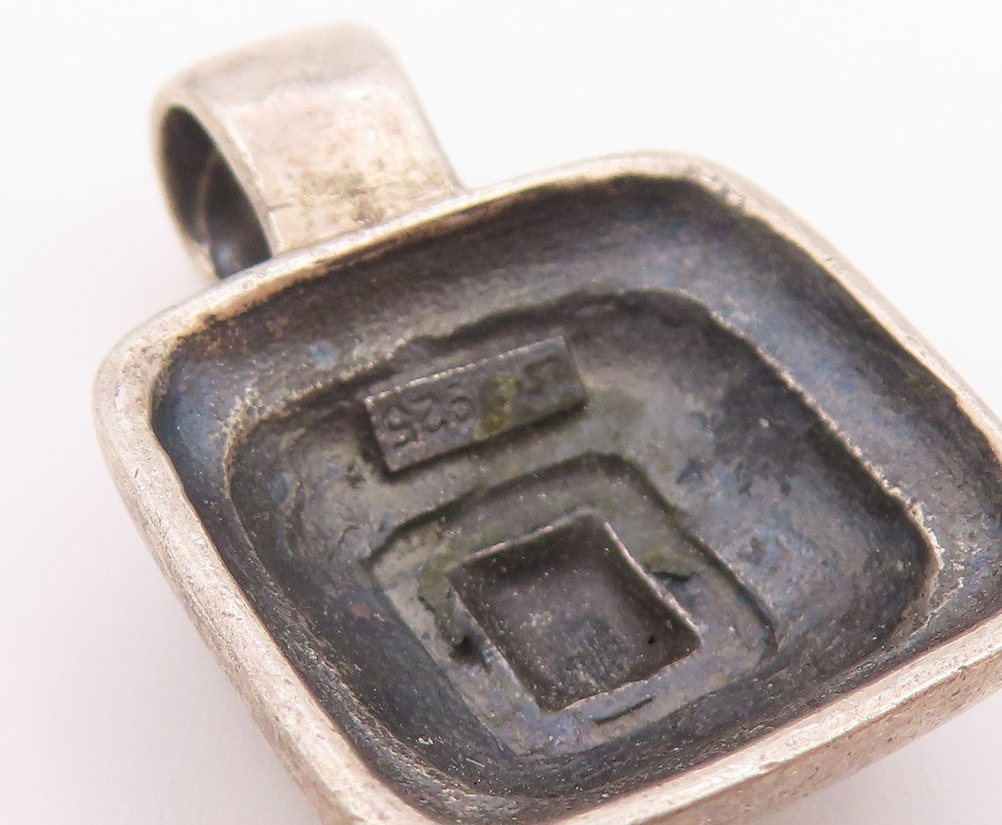 925 Sterling Silver  Vintage Inlaid Black Onyx Square Dome Pendant  PT21153