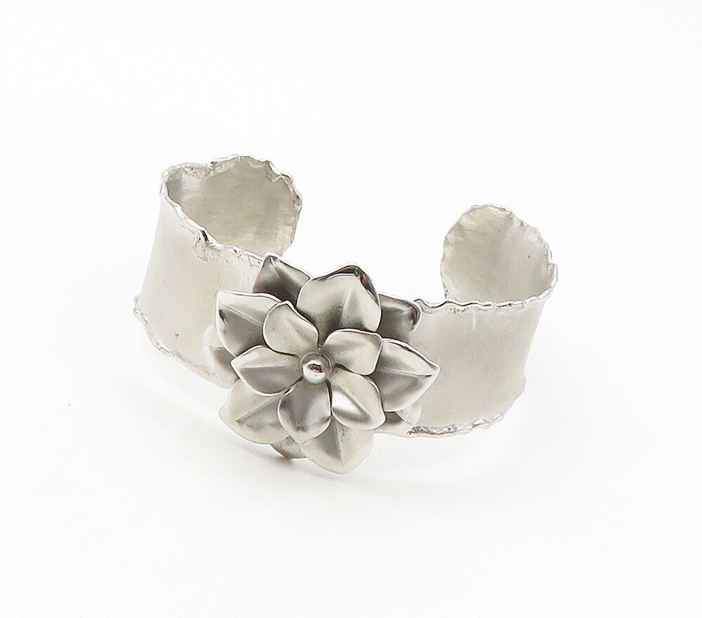 TAHARA 925 Sterling Silver  Flower Motif Smooth Matte Cuff Bracelet  BT6502