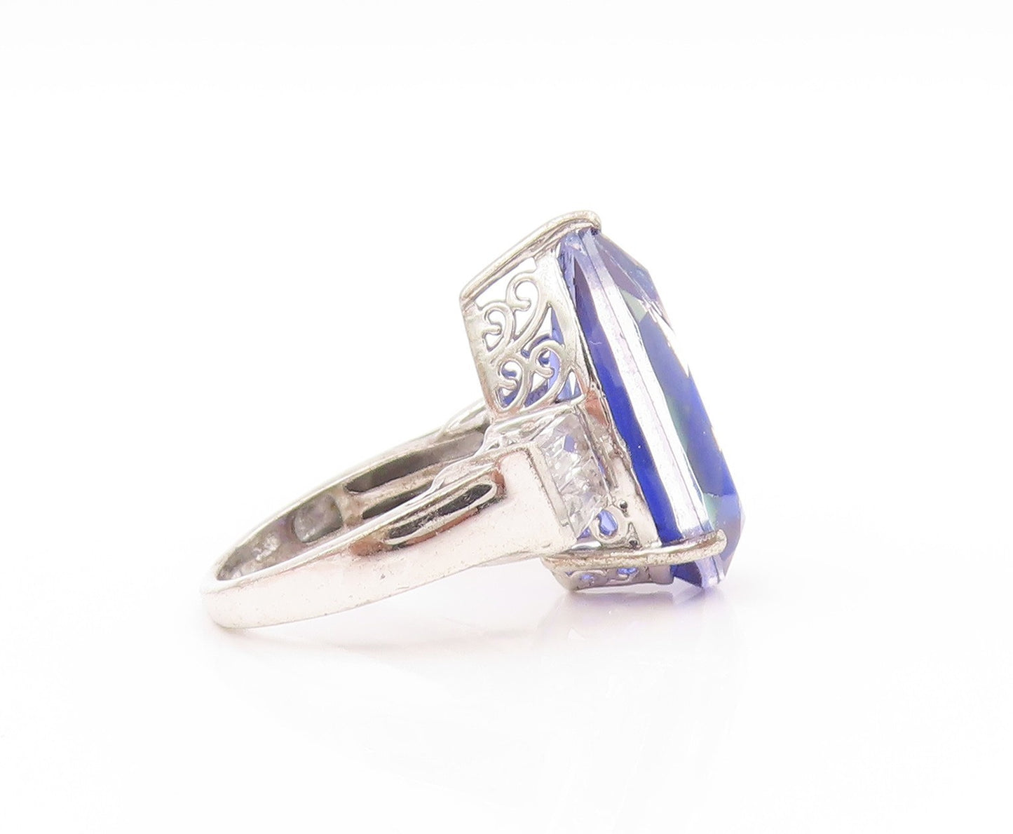 925 Sterling Silver Vintage Ring Drop Cut Blue & White CZ  Sz 6  RG32926