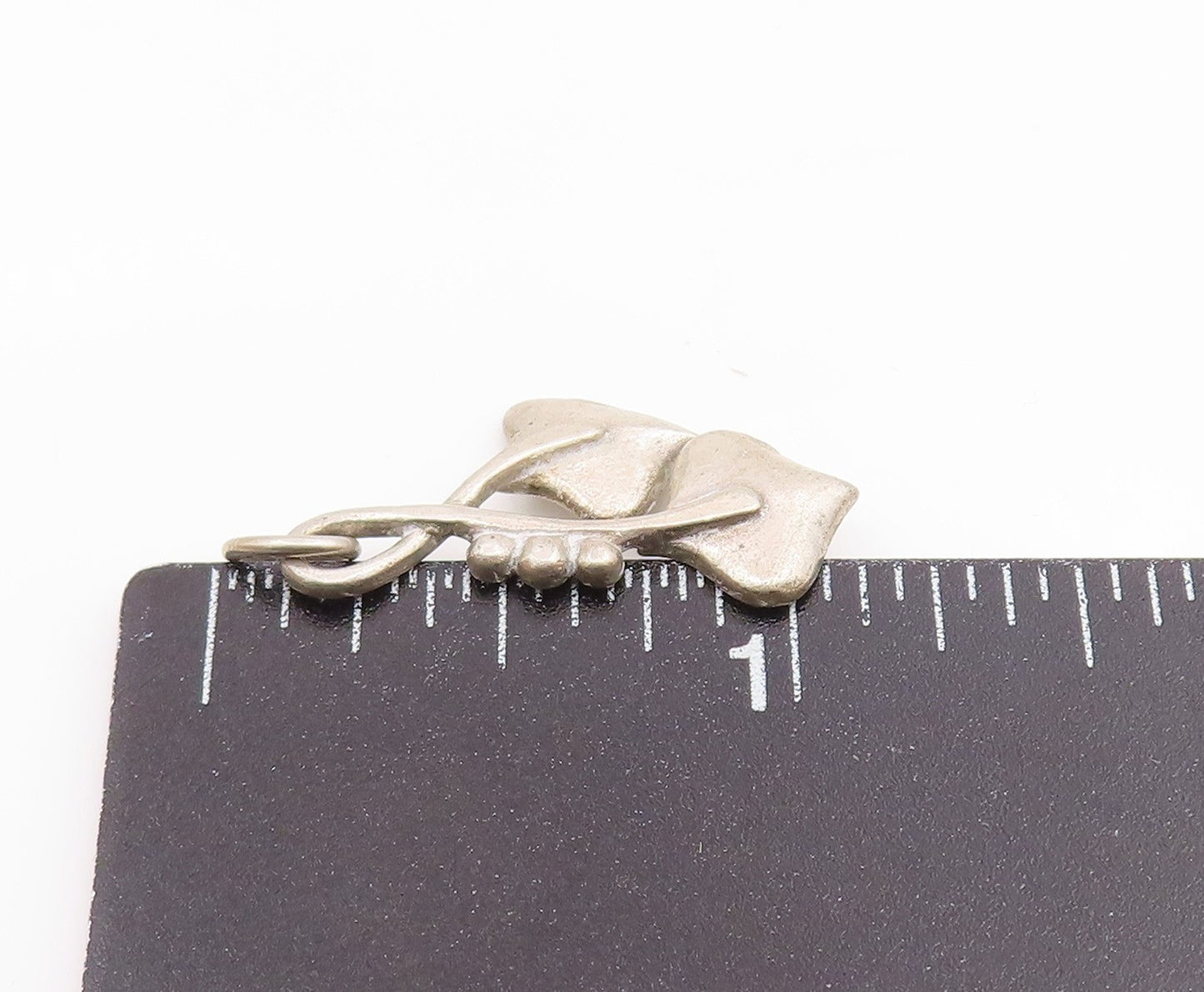 925 Sterling Silver  Vintage Shiny Floral Leaf Motif Drop Pendant  PT16576