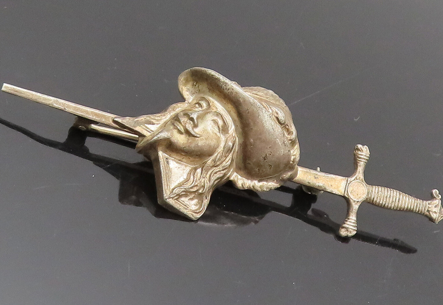 BEAU 925 Sterling Silver  Vintage 3D Carved Sward Fighter Brooch Pin  BP10294