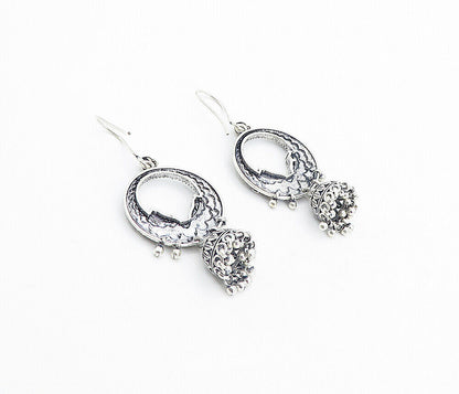 925 Sterling Silver  Vintage Shiny Ornate Detail Chandelier Earrings  EG3343