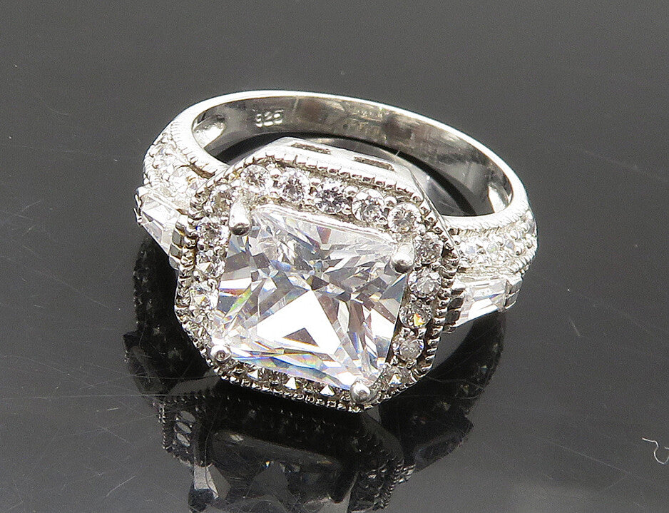 925 Sterling Silver   Sparkling Cubic Zirconia Band Ring Sz 6  RG19147
