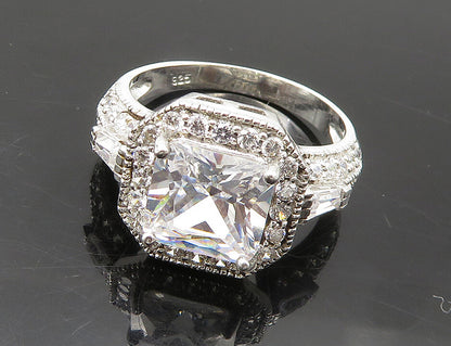 925 Sterling Silver   Sparkling Cubic Zirconia Band Ring Sz 6  RG19147