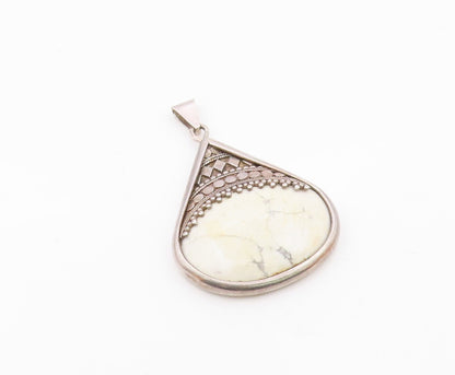925 Sterling Silver  Vintage Howlite Circle Pattern Detail Pendant  PT11410