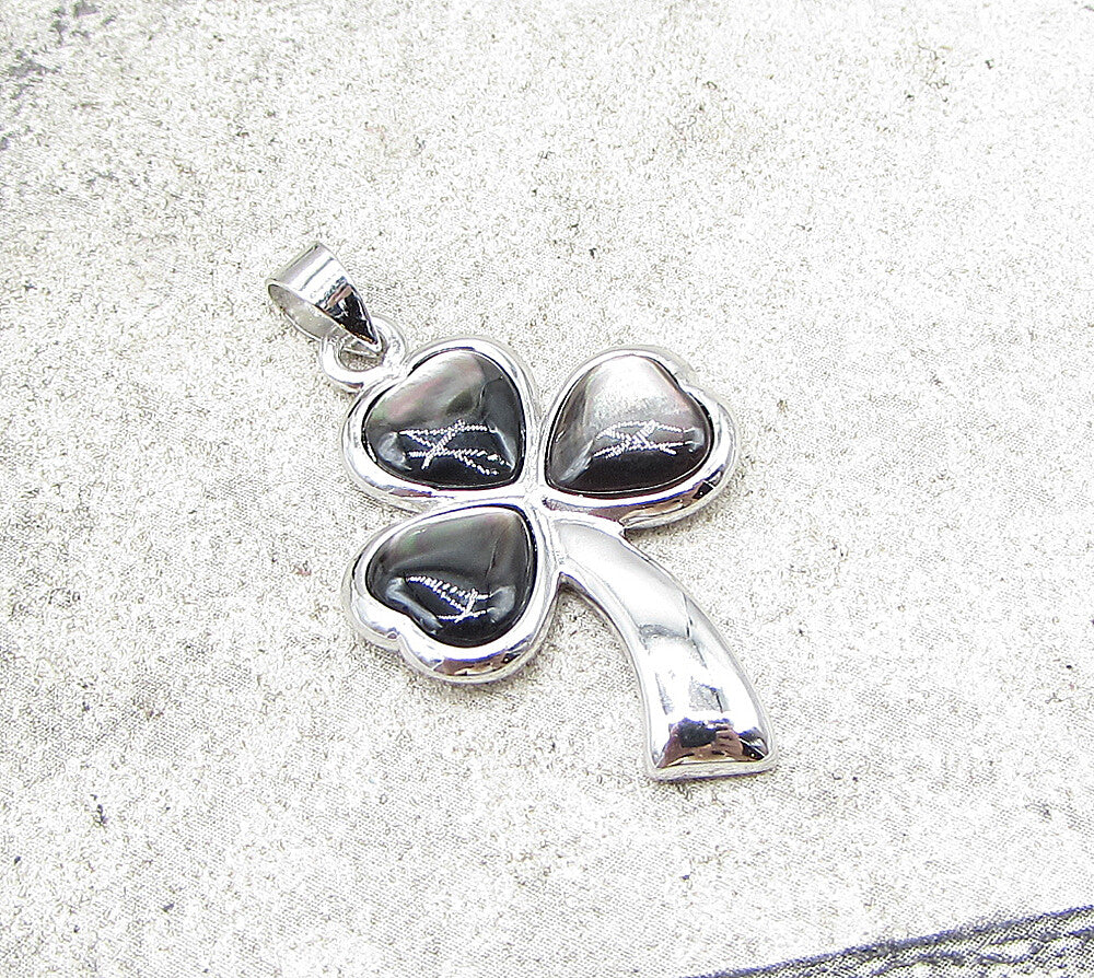 925 Sterling Silver  Mother of Pearl Love Heart Clover Drop Pendant  PT1376