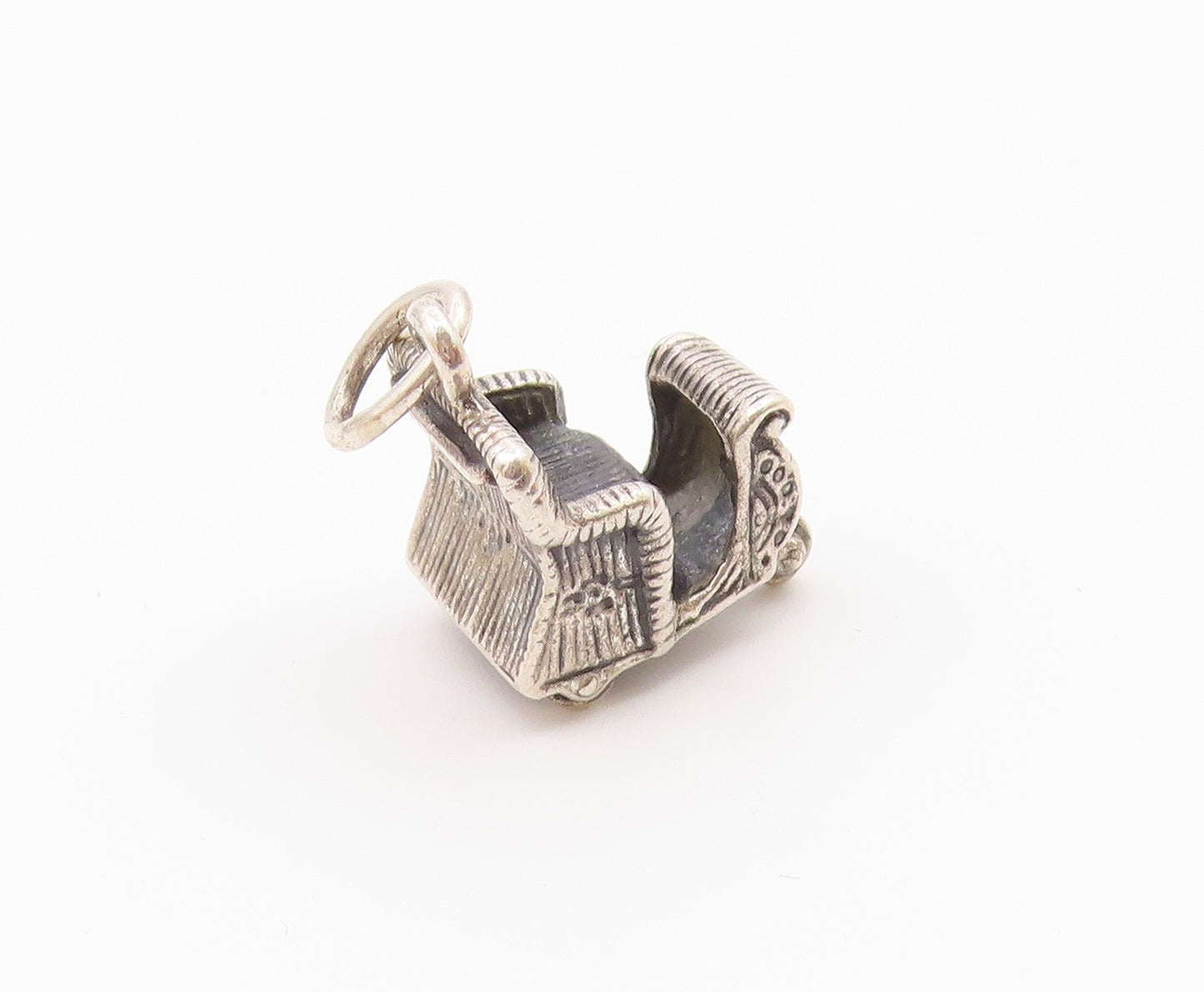 925 Sterling Silver  Vintage Petite Dark Tone Winter Sleigh Pendant  PT18653