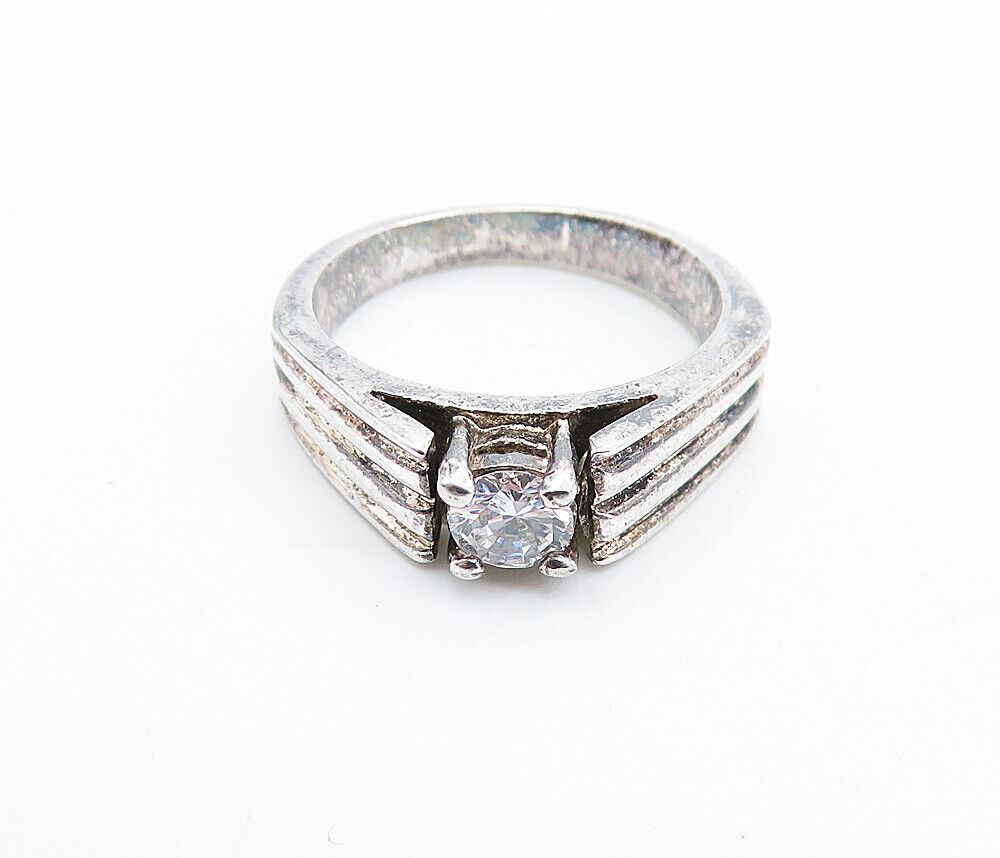 925 Sterling Silver  Vintage Cubic Zirconia Ribbed Solitaire Ring Sz 6  RG6522