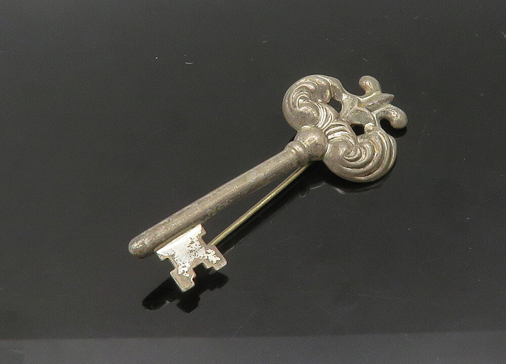BEAU 925 Sterling Silver  Vintage Dark Tone Key Motif Brooch Pin  BP8572