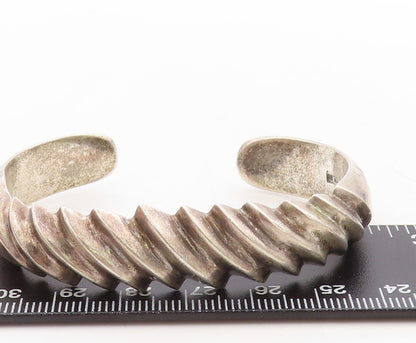 925 Sterling Silver Vintage Bracelet DTB NAVAJO Grooved Waved Cuff  BT10965