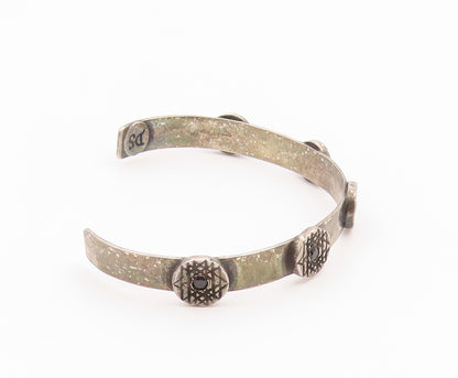 DESIGNER 925 Silver  Vintage Etched Circle Sapphire Cuff Bracelet  BT9444