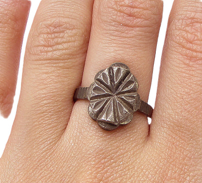 925 Sterling Silver  Vintage Dark Tone Carved Floral Band Ring Sz 7.5  RG3383