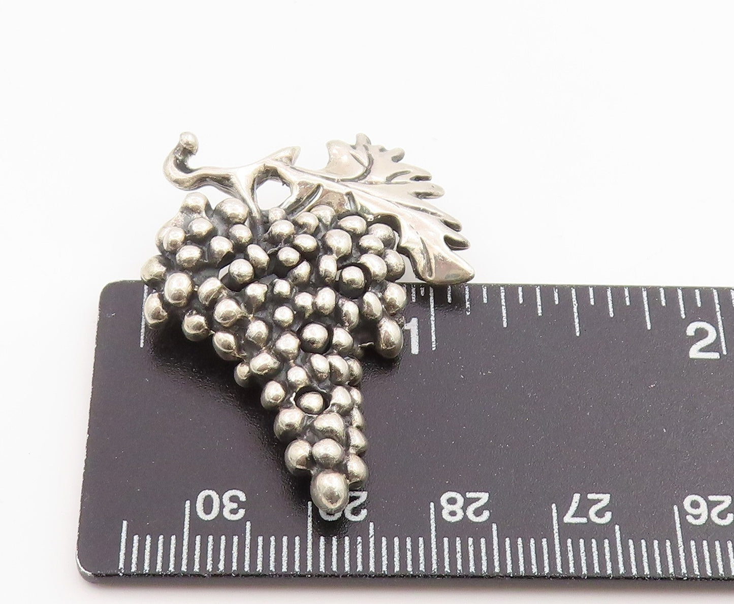 925 Sterling Silver Vintage Pendant Carved Grape Cluster With Leaf Charm PT25476